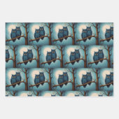 可愛い青いフクロウが枝に座っている ラッピングペーパーシート (正面2)