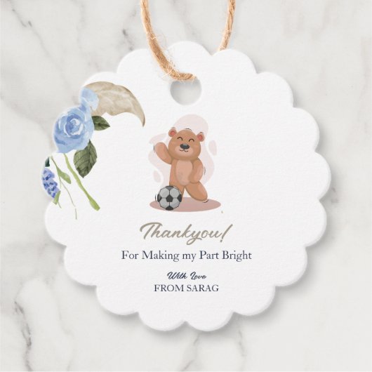 可愛い青い赤ちゃんシャワーを浴びる男の子サンキュー フェイバータグ (正面)