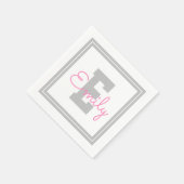 可愛い額縁の名前&モノグラム |ライトグレーとピンク スタンダードカクテルナプキン (角)