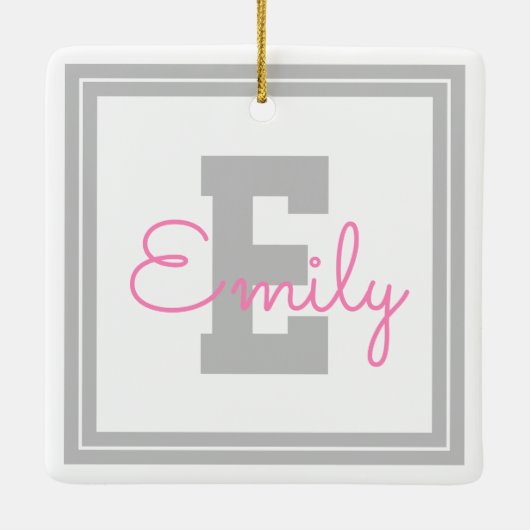 可愛い額縁の名前&モノグラム |ライトグレーとピンク セラミックオーナメント (裏面)