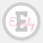 可愛い額縁の名前&モノグラム |ライトグレーとピンク ラウンドシール (正面)