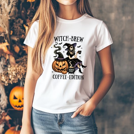 可愛い魔女の淹れコーヒー版ハロウィーンTシャツ Tシャツ