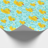 可愛い黄色のゴムアヒルの泡ベビーシャワー ラッピングペーパー (角)