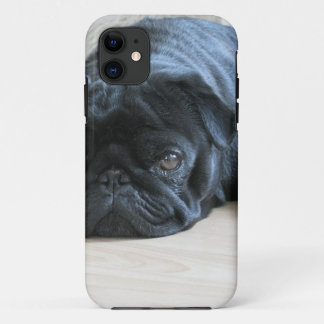 可愛い黒いパグ子犬のアクセサリー名をパーソナライズ iPhone 11 ケース