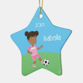 可愛い黒人女性サッカーパーソナライズされたクリスマス セラミックオーナメント (左)