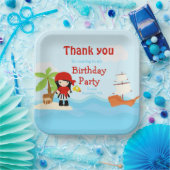 可愛い黒毛海賊少女インレッド誕生日 ペーパープレート (パーティー)