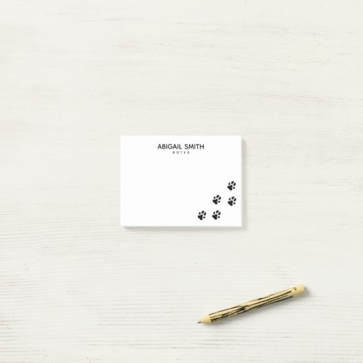 可愛い黒犬の足跡 – パーソナライズされた ポストイット (デスク上)