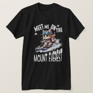 可愛いCAT。恐れを知らない冒険猫が撮る。メンズ Tシャツ