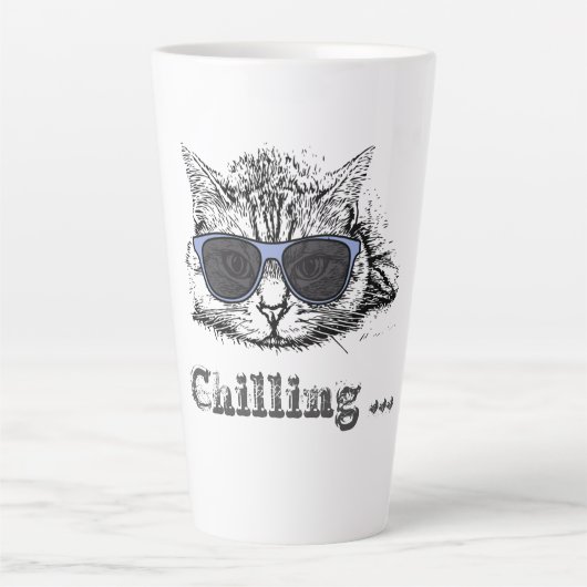 可愛おもしろいいサングラスで肌寒い猫 カフェラテマグ (正面)