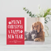 可愛おもしろいいタイプの愛犬+猫ホリデー写真カード シーズンカード (スタンド正面)
