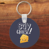可愛おもしろいいチーズ好きフォトグラファーSay Cheese キーホルダー (正面)
