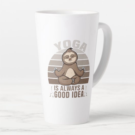 可愛おもしろいいナマケモノよヨガおもしろい。ヨガポーズ カフェラテマグ (右アングル)