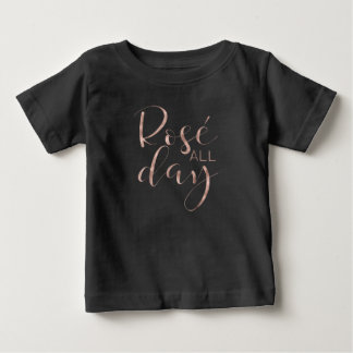 可愛おもしろいいバラ終日ワインラバーギフト ベビーTシャツ