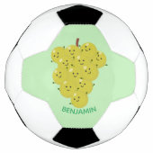 可愛おもしろいいブドウ漫画イラストレーション サッカーボール (正面)