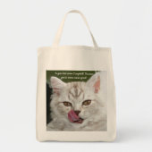 可愛おもしろいい子猫がチョップをなめる トートバッグ (正面)