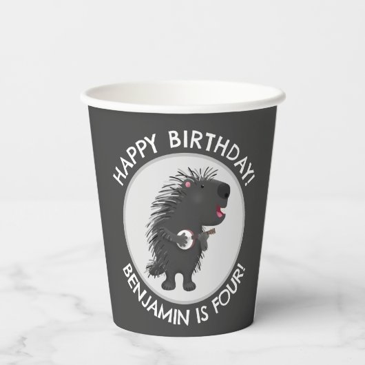 可愛おもしろいい山パーソナライズされた松の誕生漫画 紙コップ (裏面)