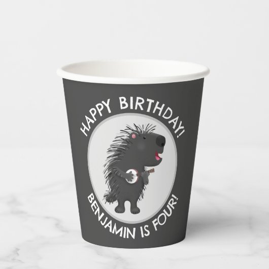 可愛おもしろいい山パーソナライズされた松の誕生漫画 紙コップ (正面)