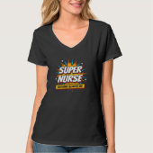 可愛おもしろいい皮肉スーパーヒーローナース鑑賞 Tシャツ (正面)