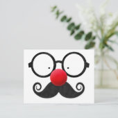 可愛おもしろいい赤い鼻の丸い黒い眼鏡の口ひげ ポストカード (スタンド正面)