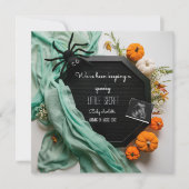 可愛くて不気味なハロウィーン妊娠発表 招待状 (正面)