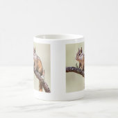 可愛くて丸っぽいチムンク コーヒーマグカップ (中央)