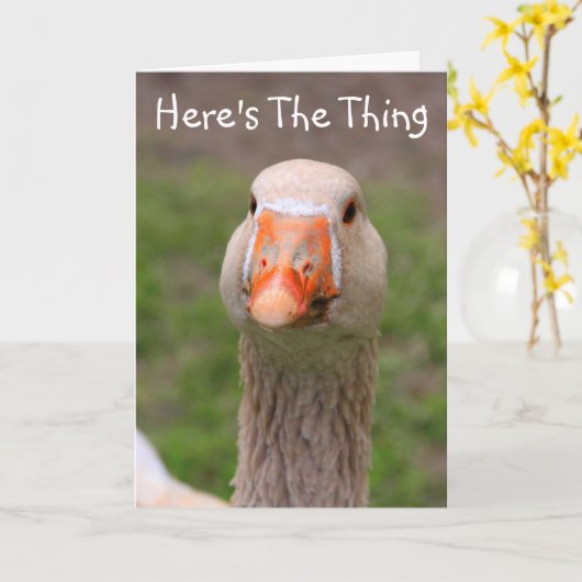 可愛くて威張ったガチョウが元気になる カード (黄色い花)