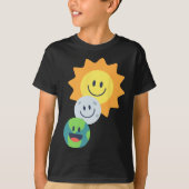 可愛すごいい地球太陽の月日食2024 おもしろい Tシャツ (正面)