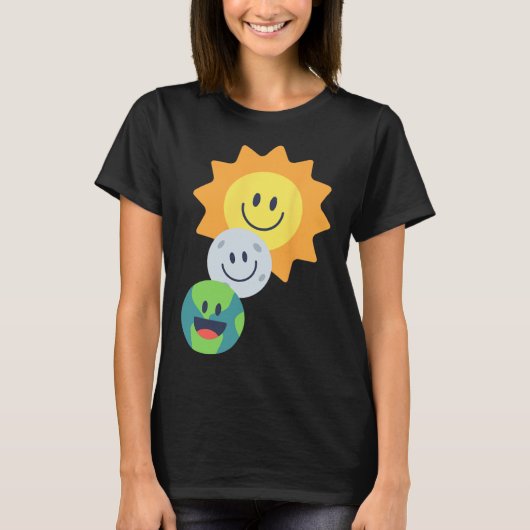 可愛すごいい地球太陽の月日食2024 おもしろい Tシャツ (正面)