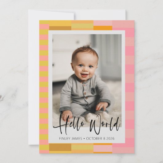 可愛よくはしゃぐいピンクと黄色のストライプベビー写真 案内状 (正面)