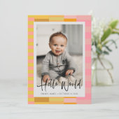 可愛よくはしゃぐいピンクと黄色のストライプベビー写真 案内状 (スタンド正面)