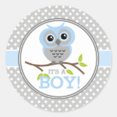 可愛らしいフクロウが男の子 ラウンドシール (正面)