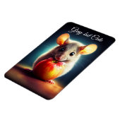 可愛らしい小さな齧歯動物が赤いリンゴを閉じて保持 マグネット (左側)