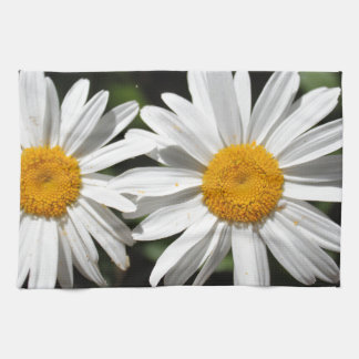 可愛らしい純白のデイジーの花 キッチンタオル