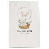 可愛エレガントいバニーのフローラ子供の誕生日 ミディアムペーパーバッグ (正面)