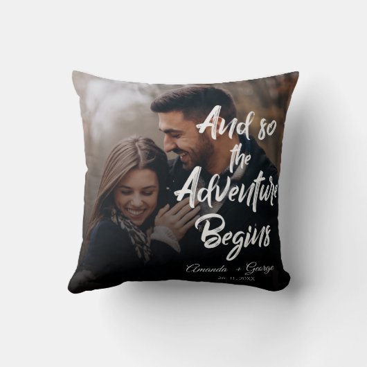 可愛エレガントい冒険が始まる引用文フォト結婚ズ クッション (裏面)