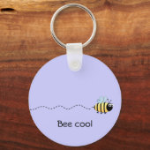 可愛カッコいいい蜂の漫画パンプーパープル キーホルダー (正面)