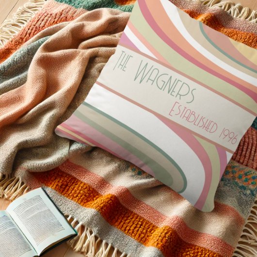 可愛カラフルいストライプパーソナライズされた名の日付 クッション