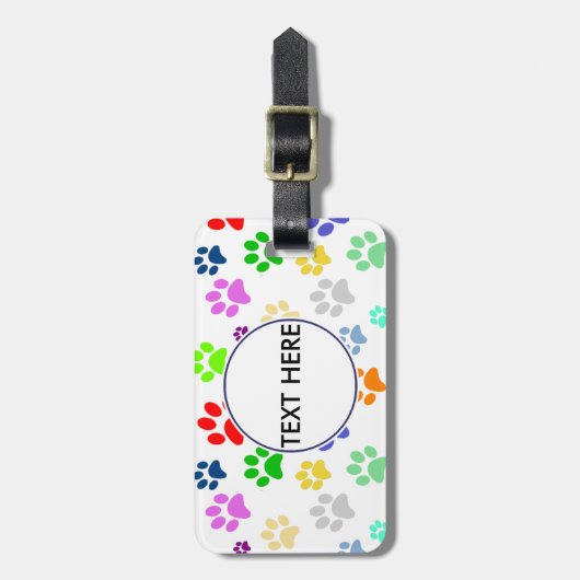 可愛カラフルいペットの足のパターンのモノグラム ラゲッジタグ (正面縦)