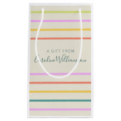 可愛カラフルい夏ストライプのパーソナライズされた スモールペーパーバッグ (正面)