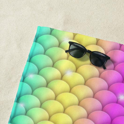 可愛ガーリーいきらめくレインボーはかりで測マーメイド ビーチタオル (インサイチュ)