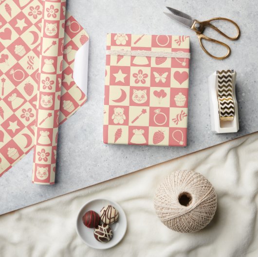 可愛ガーリーいピモダンンク市松模様にアイコンのパターン ラッピングペーパー (クラフト)