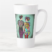 可愛グランジい男とかわいらしパンク女の子が手を握り カフェラテマグ (右)