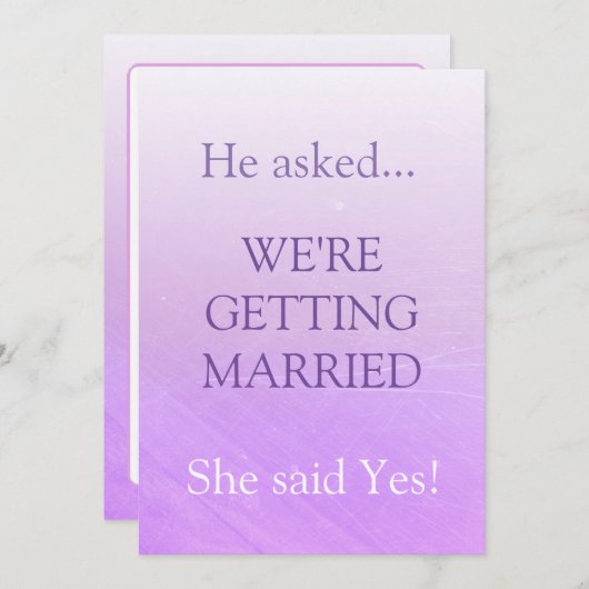 可愛シンプルい紫おもしろい彼女はYesの言結婚った 招待状 (正面/裏面)