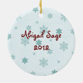 可愛パーソナライズされたいオレンジキャットベビー第1回クリスマス セラミックオーナメント (裏面)