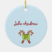 可愛パーソナライズされたいオレンジキャットHoliday Tree on Blue セラミックオーナメント (裏面)