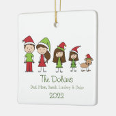 可愛パーソナライズされたいクリスマス犬がいる家族 セラミックオーナメント (左)