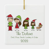 可愛パーソナライズされたいクリスマス犬がいる家族 セラミックオーナメント (裏面)