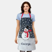 可愛パーソナライズされたいクリスマス雪だるま エプロン (着用した状態)