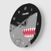 可愛パーソナライズされたいグレーシャーク白黒 ラージ壁時計 (傾斜)