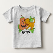 可愛パーソナライズされたいハロウィーンのカボチャと子犬 ベビーTシャツ (正面)